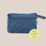 Kleine Wickeltasche pre-loved in Aubergine von Judes

Small wetbag pre-loved in Aubergine from Judes