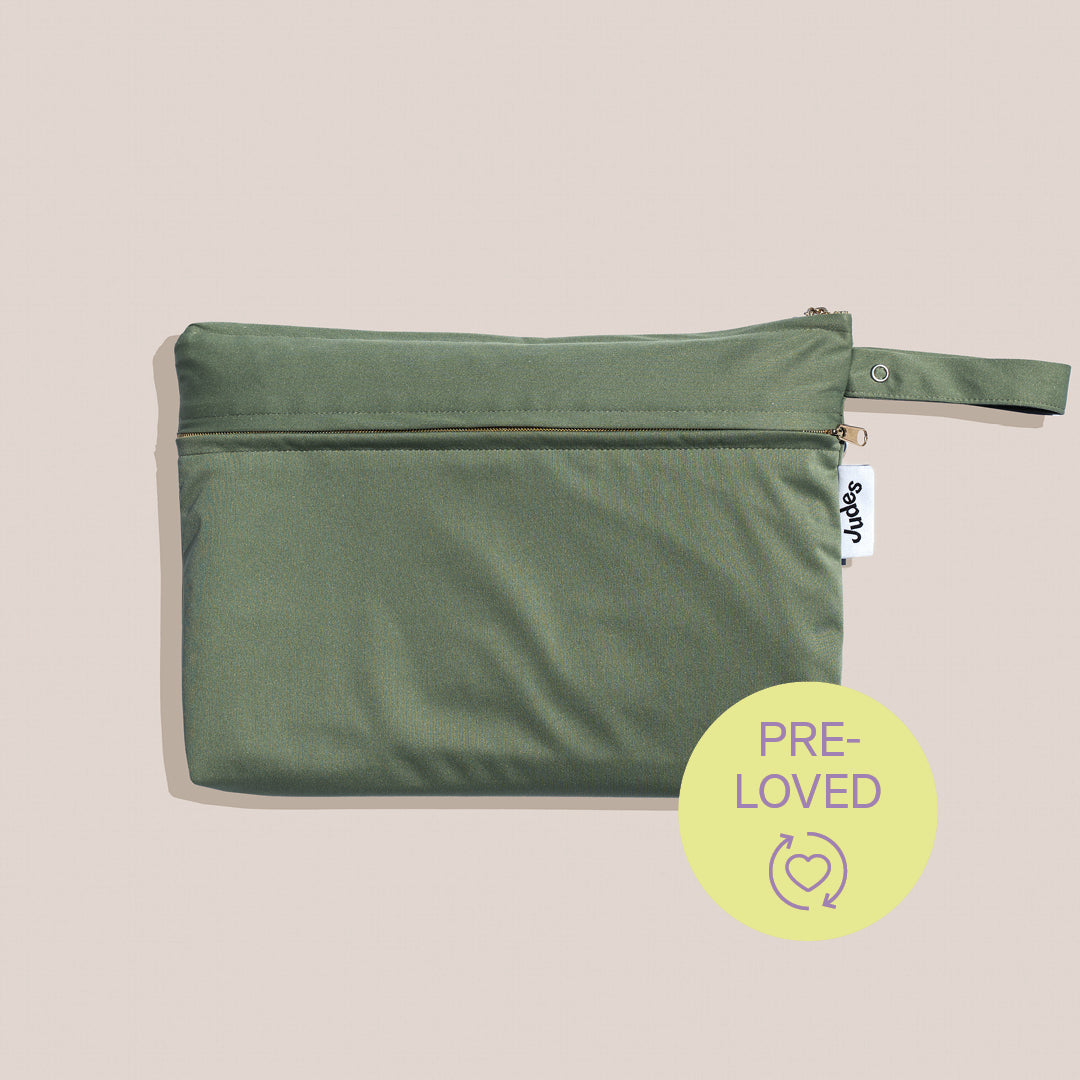 Kleine Wickeltasche pre-loved in Kale von Judes

Small wetbag pre-loved in Kale from Judes