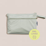 Kleine Wickeltasche pre-loved von Judes in Sage 

Small wetbag pre-loved from Judes in Sage